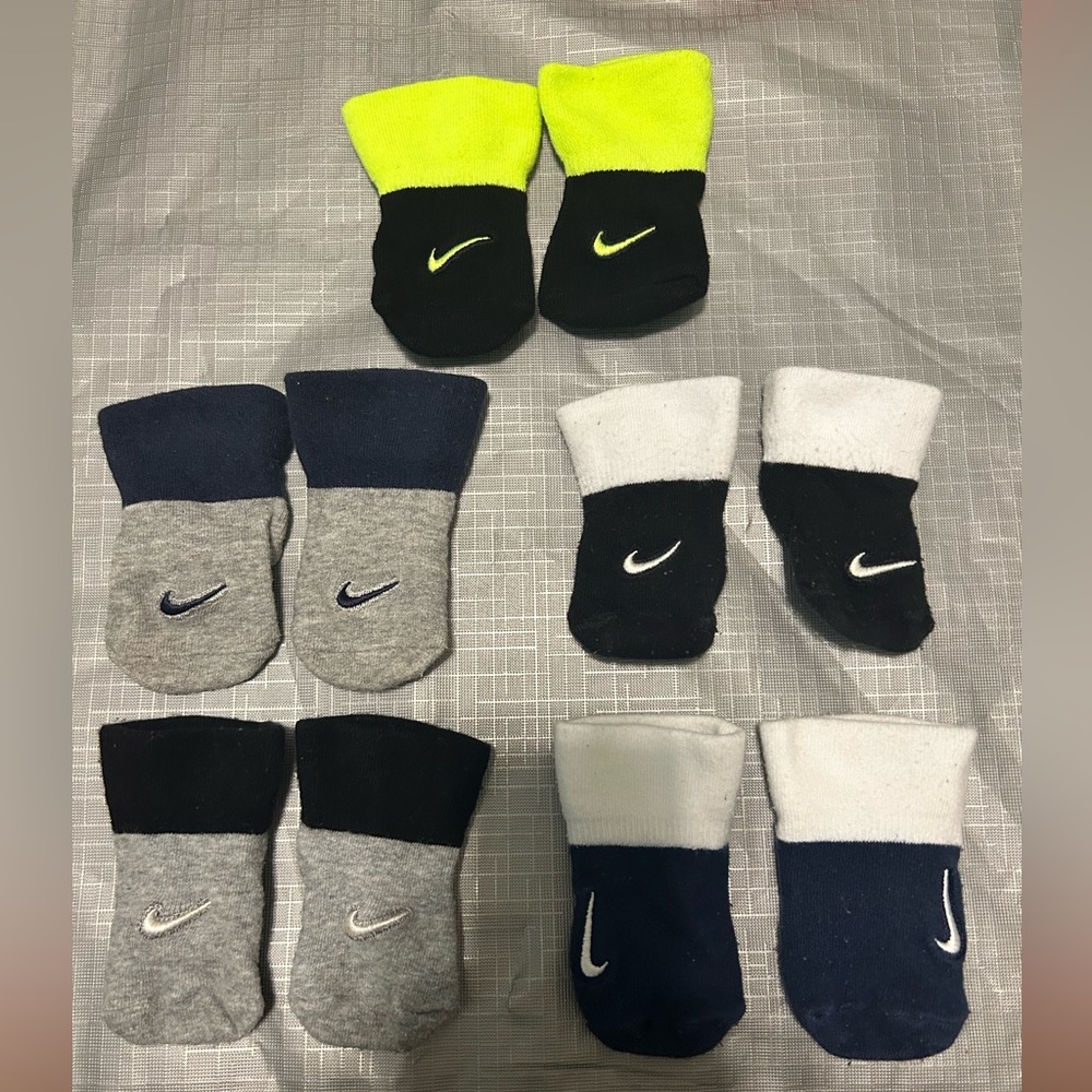 Nike baby socks/footies
